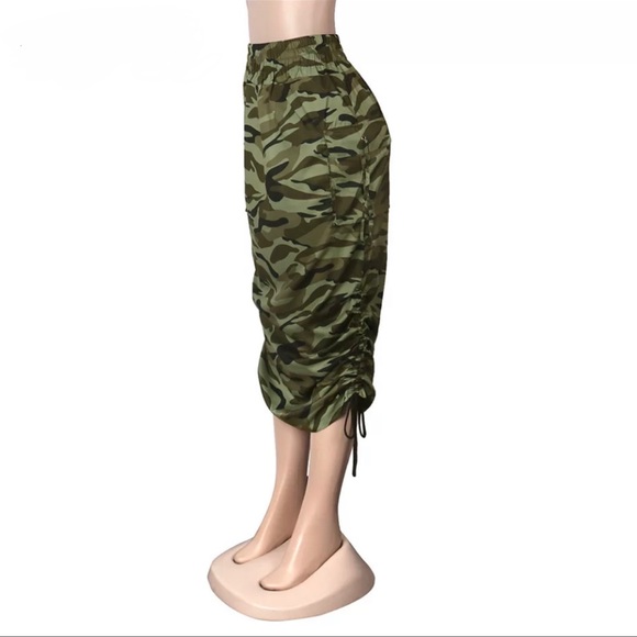 Camo Midi Skirt - Picture 2 of 4